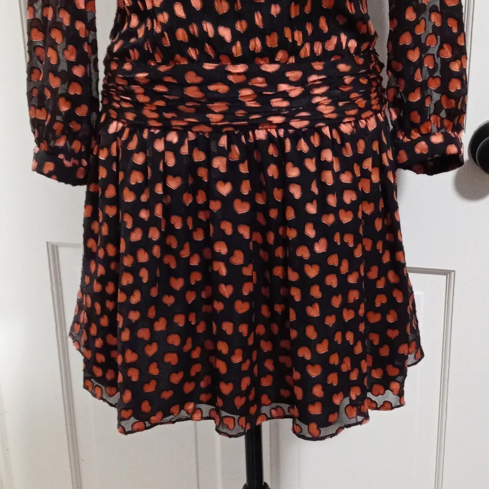 🆕️ ❤️Alice + Olivia❤️ - Mini Hearts Tessie L/S Drop Waist Dress
